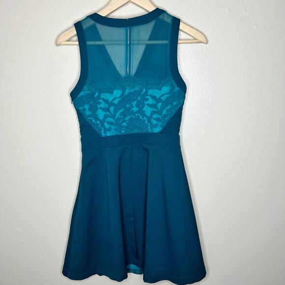 Adelyn Rae Fit & Flare Dress XS Teal Green Lace Embroidered Mini V-Neck Cocktail - Picture 4 of 12